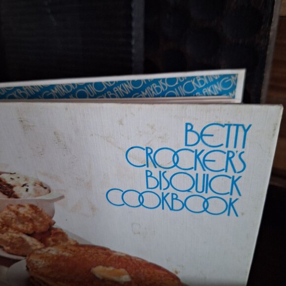 Betty‎ Crockers Bisquick Cookbook 1976 4th Printing Small Vintage Easy Homestead - Picture 2 of 10